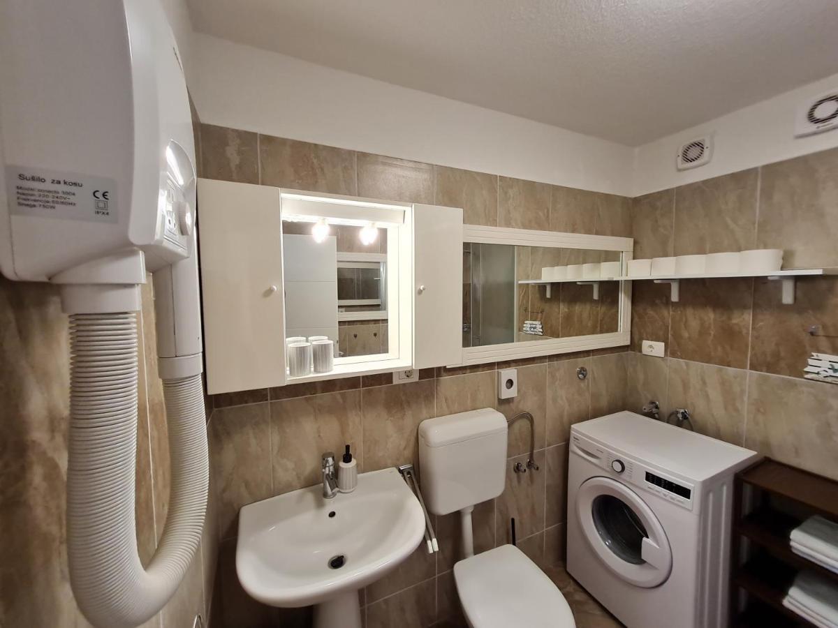 Holiday Home "Mala Kuca " With Heated Pool Pula Dış mekan fotoğraf